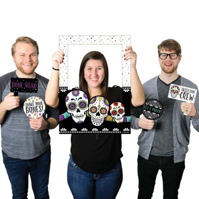 Big Dot of Happiness Day of the Dead - Sugar Skull Party Selfie Photo Booth Picture Frame and Props - Printed on Sturdy Material