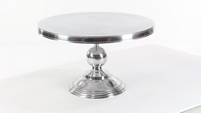 Elegant Goblet-Inspired Round Metal Coffee Table in Silver Finish