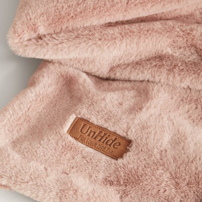 Cozy Cloud Oversized Faux Fur Weighted Throw for Family Nights