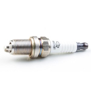 Briggs and Stratton 496018S Spark Plug Replaces 496018/189506/189506GS - 1 of 3