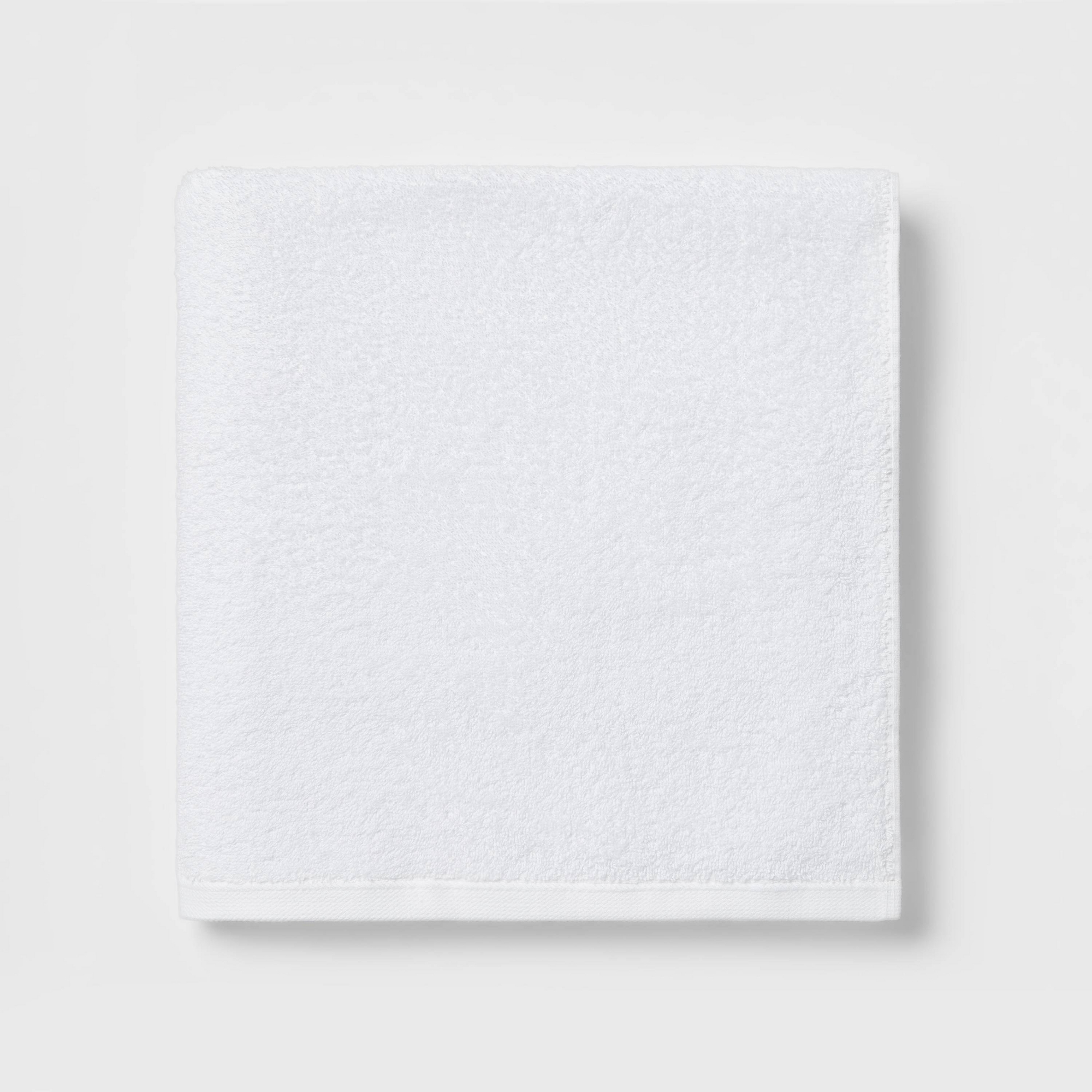 Everyday Oversized Bath Towel White - Room Essentials™