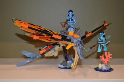 LEGO Avatar: Skimwing Adventure Collectible Set 75576 | Poseable Figures,  Alien Coral Reef & Glowing Accessories