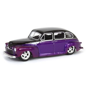 1/64 1946 Fordor Super Deluxe, Dark Purple California Lowriders 6 63070-A - 1 of 4