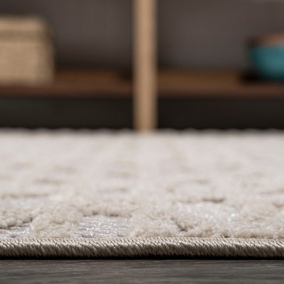 Ivory Diamond Moroccan-Inspired 4' x 6' Easy-Care Area Rug