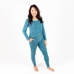 Leveret Womens Two Piece Bamboo Christmas Pajamas - 1 of 4