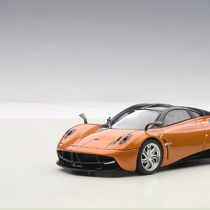 Pagani Huayra Bronze 1/43 Diecast Model Car by Autoart - 1 of 1