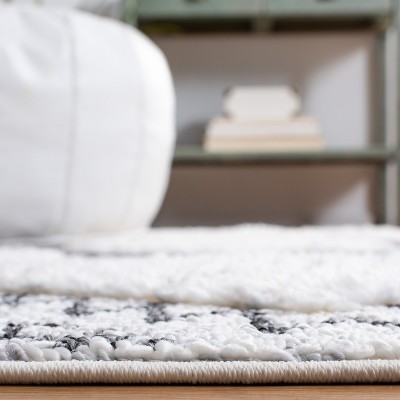 Ivory Diamond Braided Edge Shag Rug 4' x 6' - Handmade Synthetic