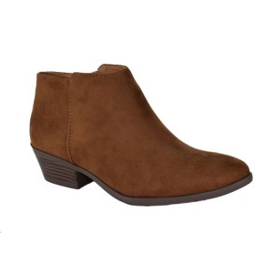Soda Women's Mug Round Toe Faux Suede Stacked Heel Western Ankle Boots - 1 of 3