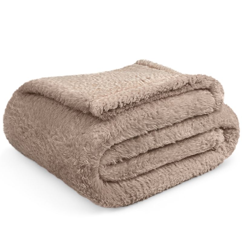 PAVILIA Plush Throw Blanket for Couch Bed, Faux Shearling Blanket and Throw for Sofa Home Decor, 2 of 10