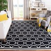 Dhurries DHU545 Hand Woven Flat Weave Indoor Rugs - Safavieh - 2 of 4