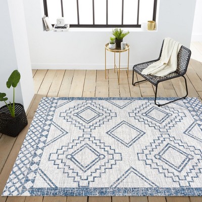 Ivory/Blue Synthetic Medallion Rectangular Easy-Care Rug