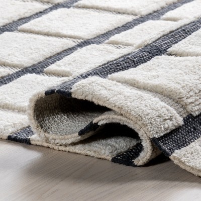 Ivory and Gray Handwoven Wool Rectangular 4' x 6' Area Rug