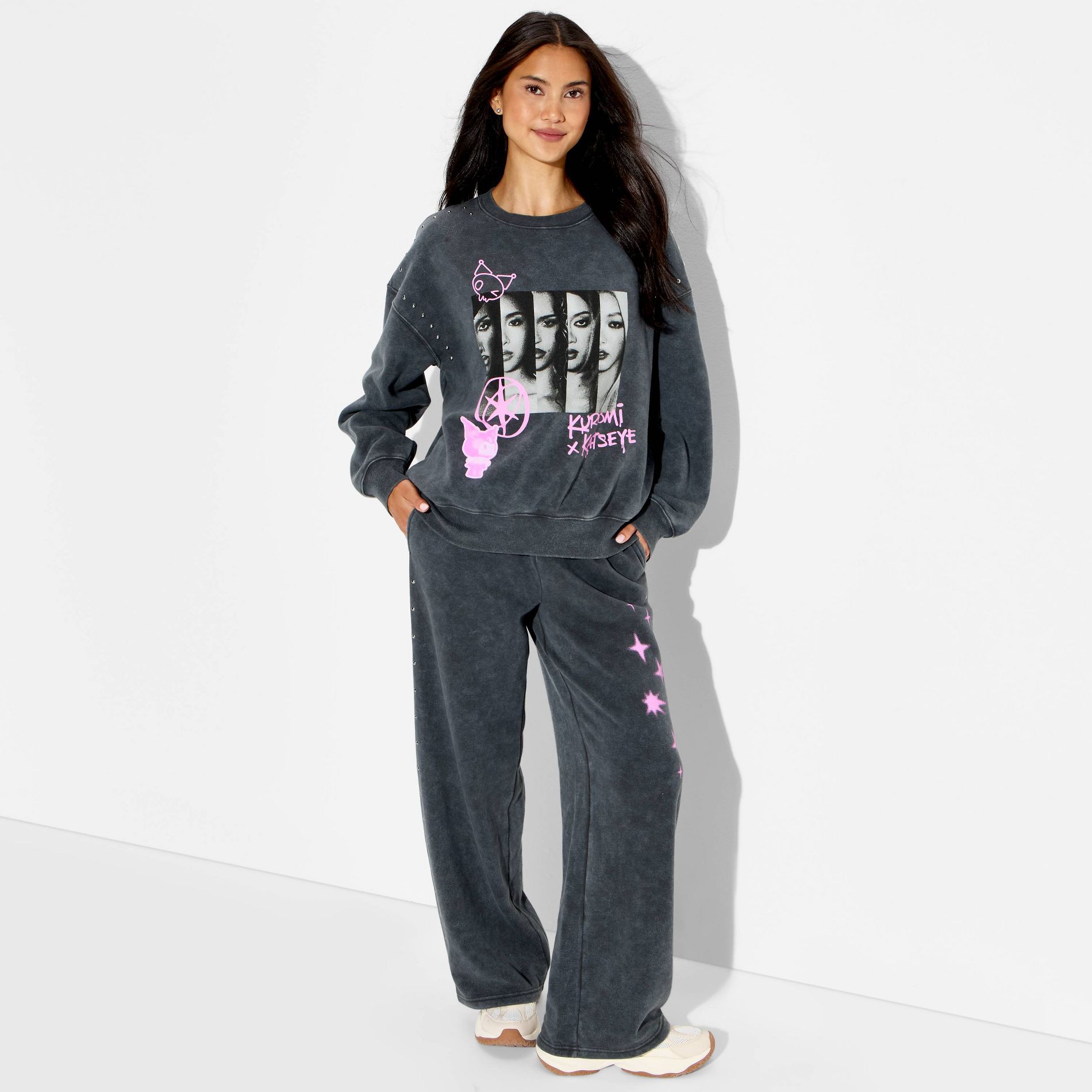 Women's Kuromi x Katseye Fleece Graphic Crew Sweatshirt - Black Wash