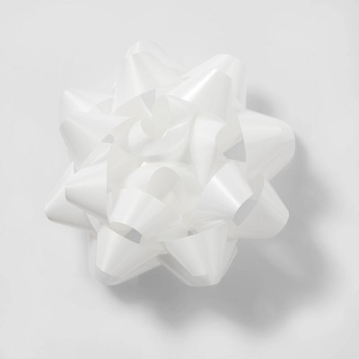 Gigantic Bow White Lamca - Wondershop™