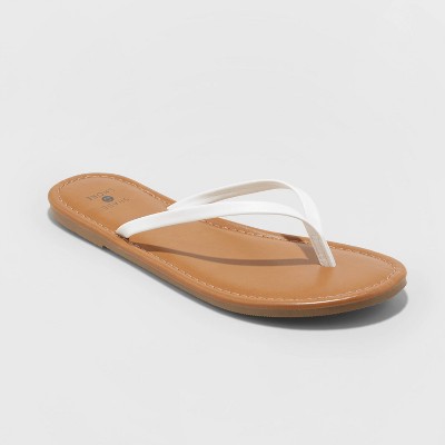 white leather flip flops womens