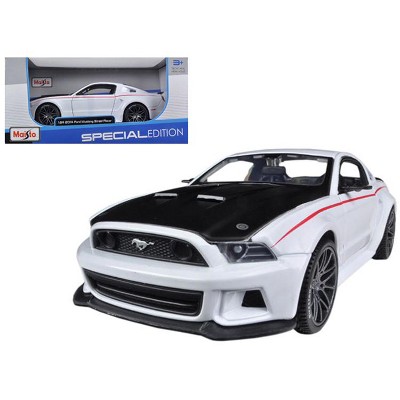 2014 Ford Mustang Street Racer White 1/24 Diecast Model Car by Maisto