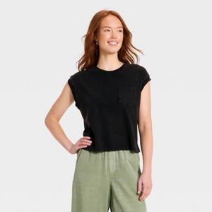Playera con bolsillo de manga corta para mujer - Universal Thread™