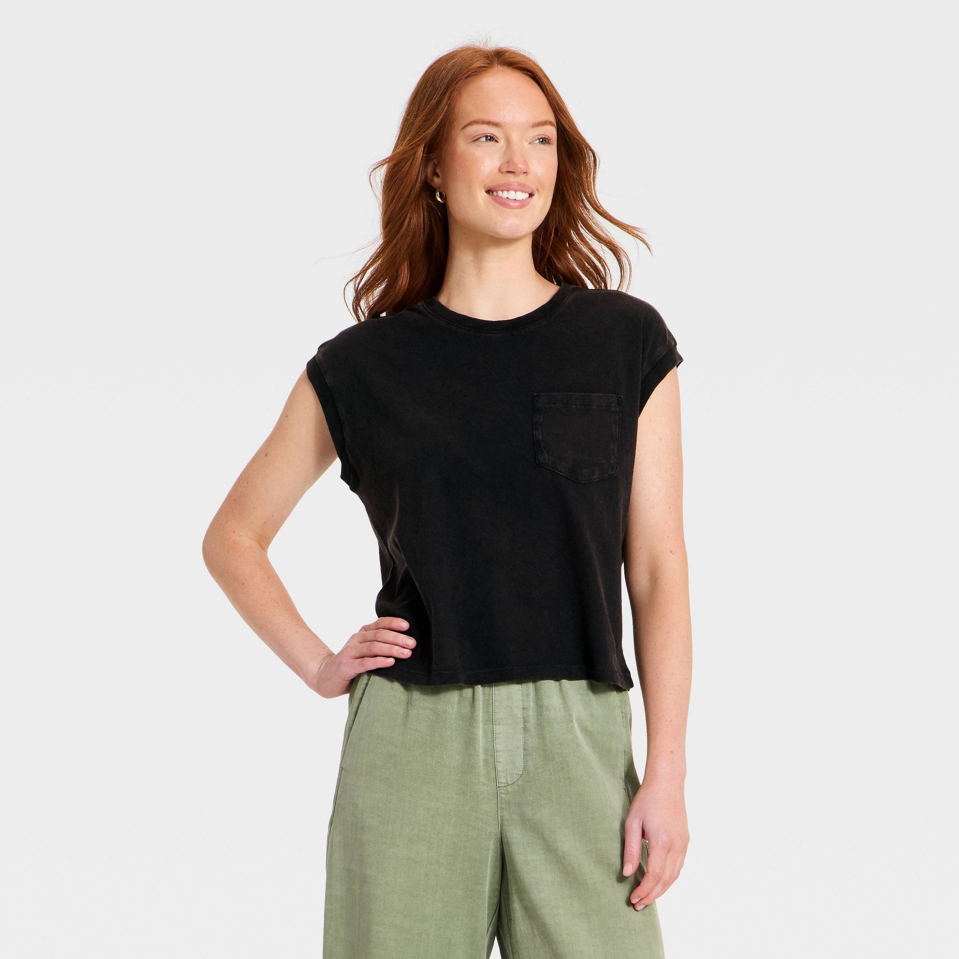 Women's Short Sleeve Pocket T-Shirt - Universal Thread™