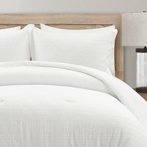 Lush Decor Haniya Solid Waffle Comforter White 3Pc Set Cal King - 1 of 4