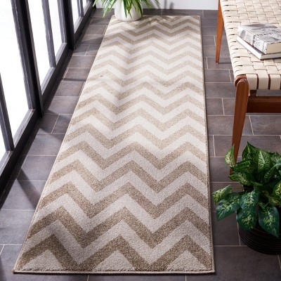 Amherst Wheat & Beige Geometric Synthetic 30" Area Rug