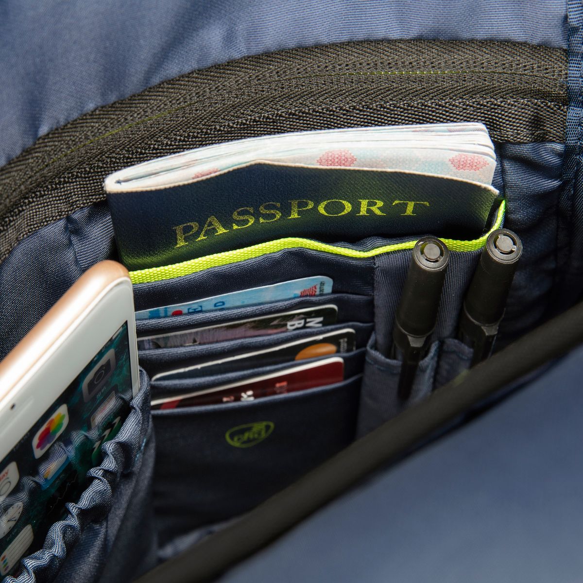 Travelon Anti Theft Urban Sling Bag - thumbnail 7
