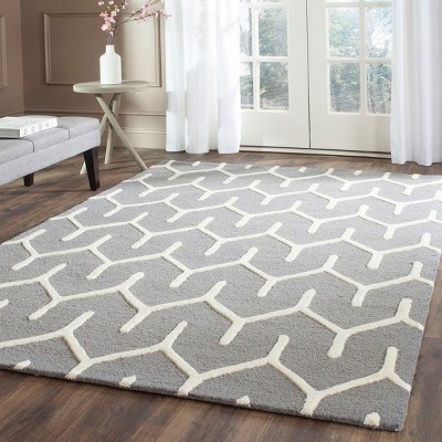 Hand-Tufted Woolen Accent Rug in Chic Gray, 4' x 6'