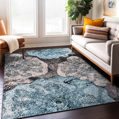 Blue and Gray Floral Synthetic 5' x 7' Area Rug