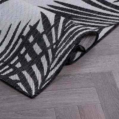 Black and Gray Synthetic Floral Flat Woven Runner Rug 2' x 7'
