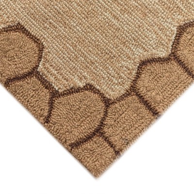 Handmade Round Black and Beige Synthetic Tufted Rug