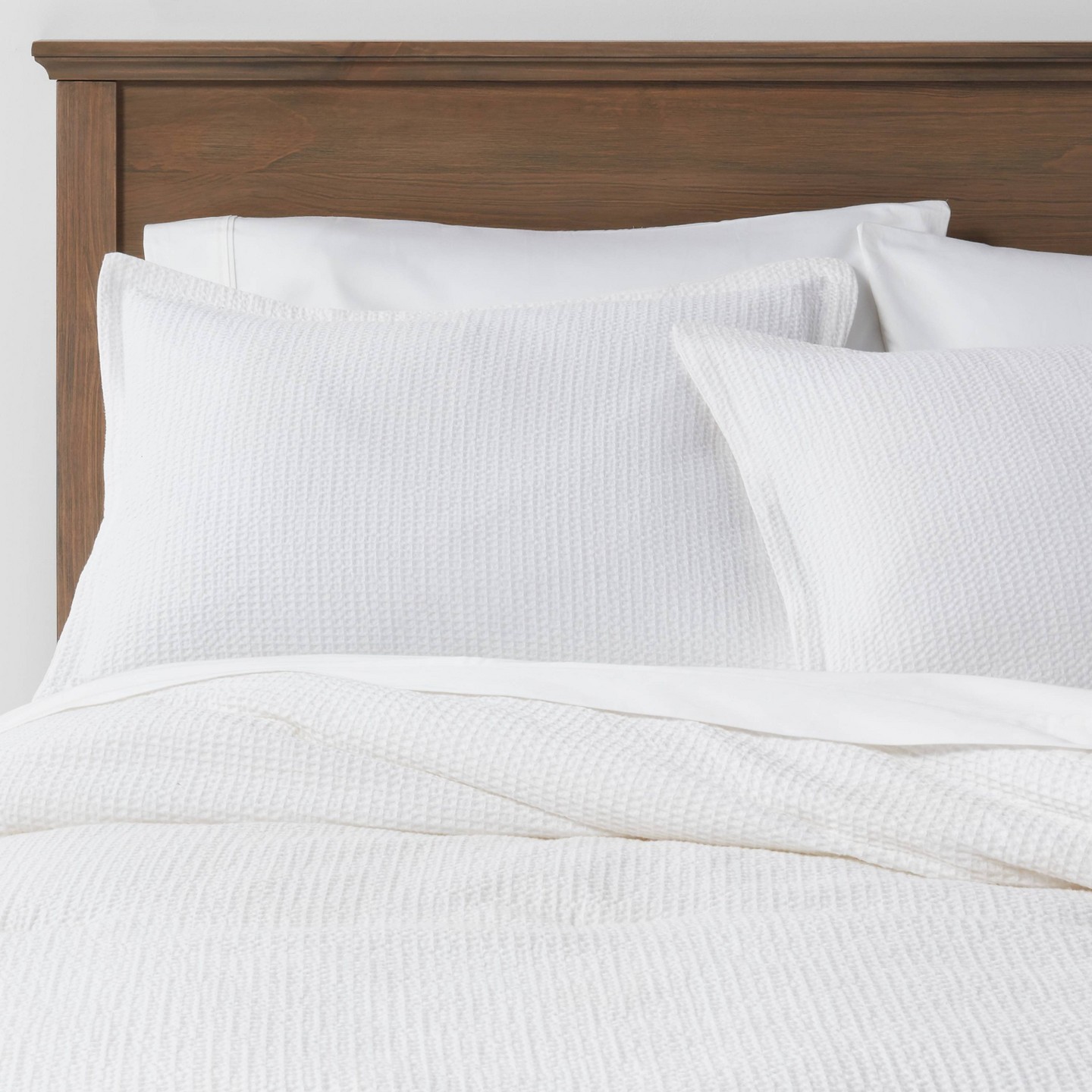 Комплекты с одеялом Threshold 3pc King Washed Waffle Weave Comforter and Sham Set White, цвет: Белый — фото 2
