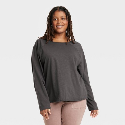 Women's Long Sleeve T-Shirt - Universal Thread™