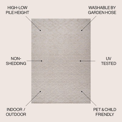 Ivory Diamond Moroccan-Inspired 4' x 6' Easy-Care Area Rug