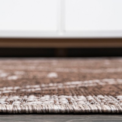 Brown and Beige Diamond Medallion Indoor/Outdoor Rug