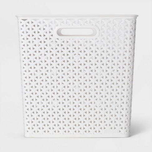 White Large Plastic Weave Basket, 13 x 11 Inches, Mardel