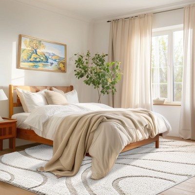 Carolyn Off-White Abstract Shag 5' x 8' Area Rug