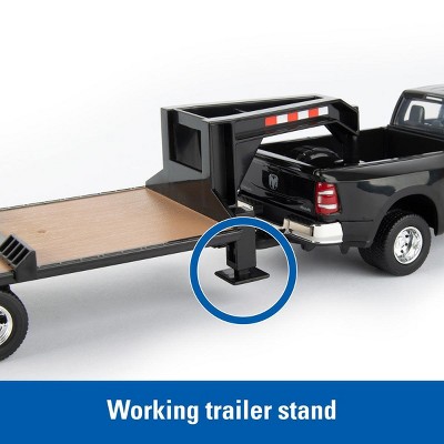 Miniature DODGE Ram 3500 avec plateau à col de cygne Mini-chargeuse CASE SV340B rose van et accessoires ERTL ERT47431 | Collect World