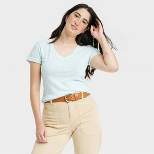 Women's Fitted V-Neck Short-Sleeve T-Shirt - Universal Thread™
