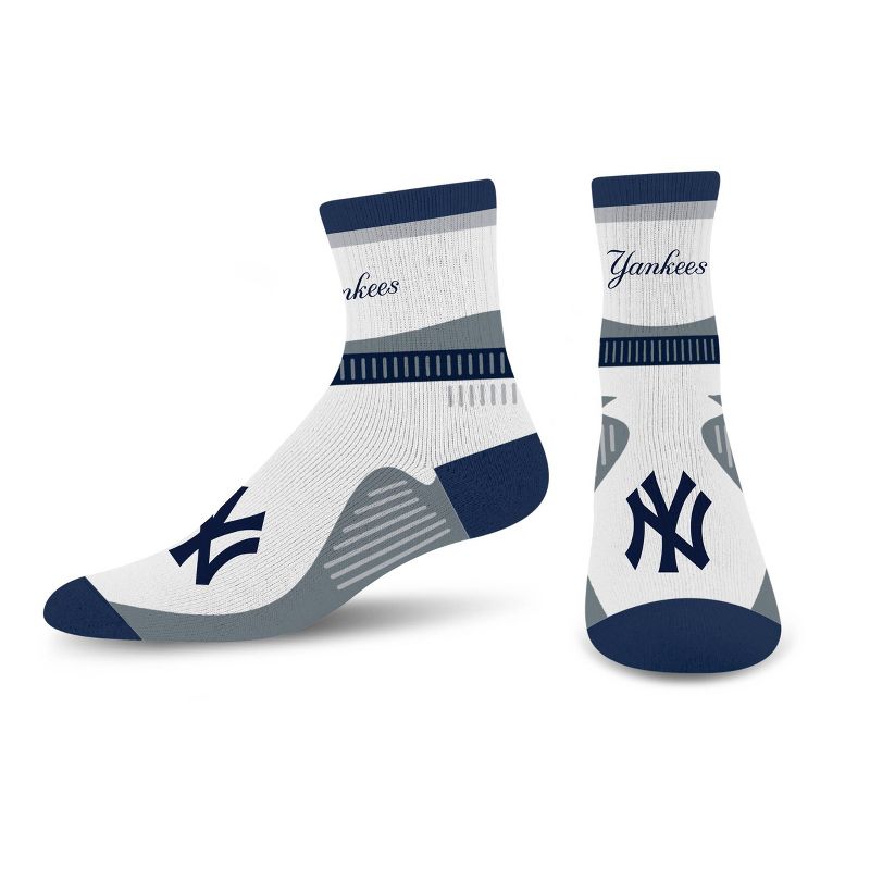 MLB New York Yankees Large Quarter Socks, 1 of 4