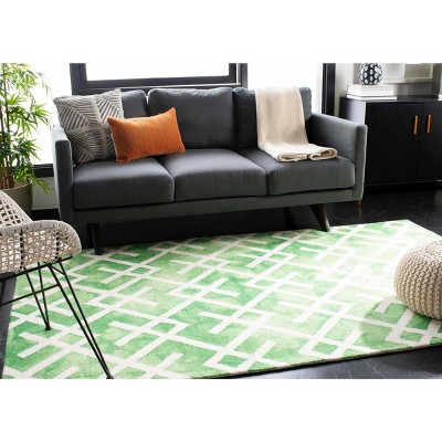 Hand-Tufted Green and Ivory Wool Area Rug, 5' x 8'
