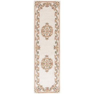 Aubusson AUB301 Handmade Tufted Rug - Safavieh