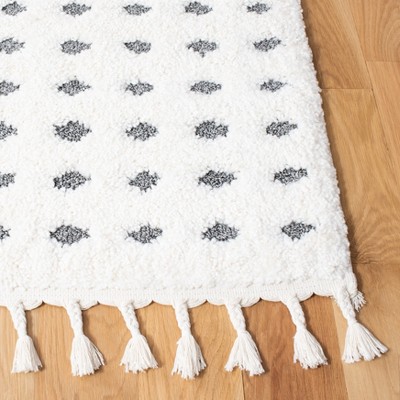 Ivory Diamond Braided Edge Shag Rug - Handmade Synthetic Rectangular