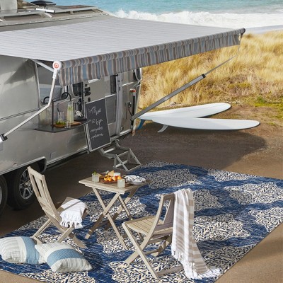 Navy/Beige Medallion 4'x6' Reversible Indoor/Outdoor Rug