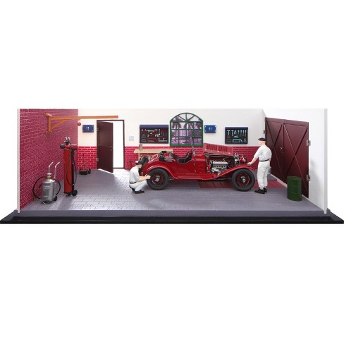 1930 Alfa Romeo 6C 1750 GS Red w/Two Mechanics & Garage Workshop Diorama  Limited Edition 200 pcs 1/18 Diecast Car by CMC