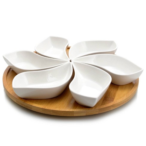 Beautiful serving outlet dishes