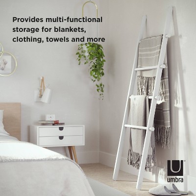 White Ash and Poplar Wood Blanket Ladder with Metal Bars