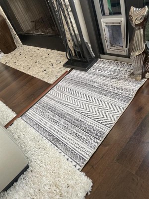 nuLOOM Kira Machine Washable Tribal Geometric Area Rug, Grey, 8x10 ft