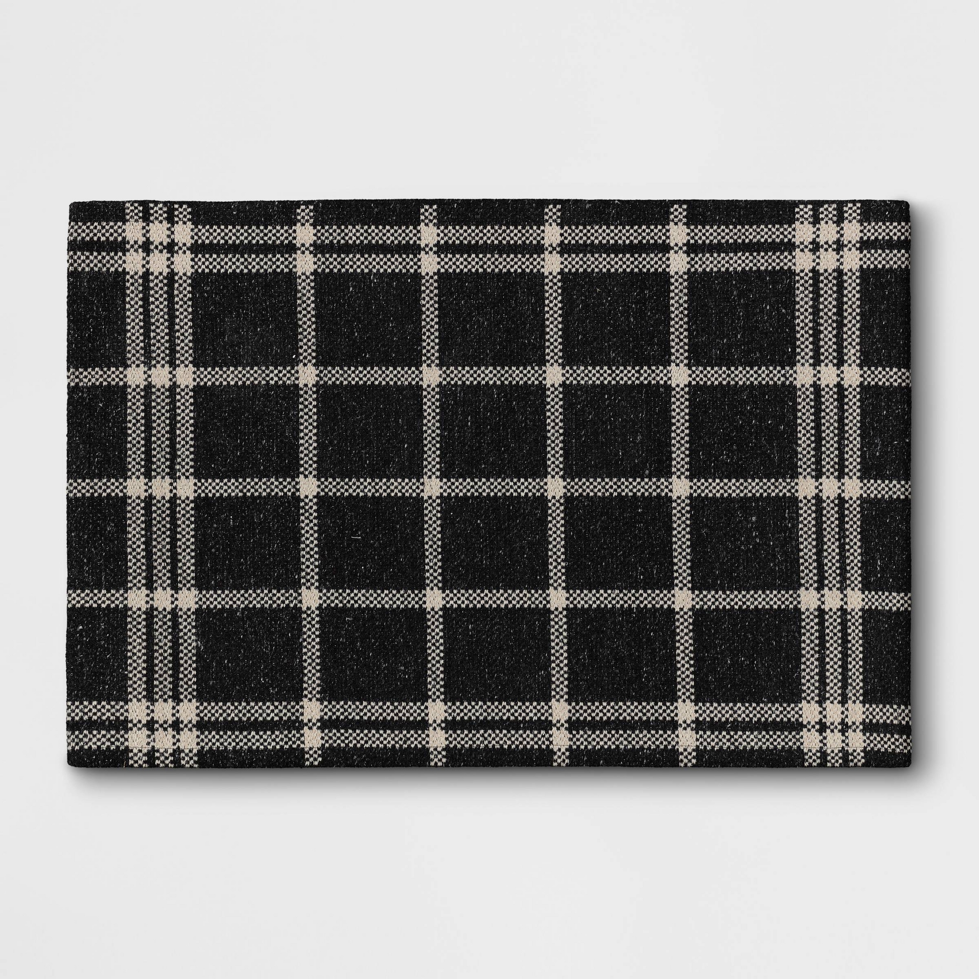 2'x3' Indoor/Outdoor Woven Tapestry Rug Black - Threshold™