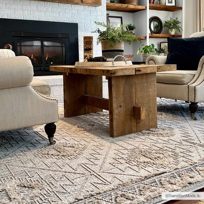 Agoo 5'3" x 7' Gray and Cream High Pile Polyester Area Rug