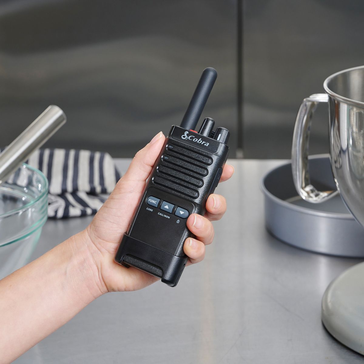 Cobra PX650 Pro Business 42-Mile-Range 2-Way Radios - thumbnail 3