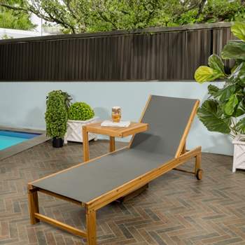 Trabuco Coastal Modern Acacia Wood Mesh 3-Position Outdoor Chaise Lounge Set with Side Table - JONATHAN Y